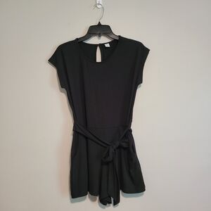 Old Navy Woman's Romper with Tie Belt Size XS Petite